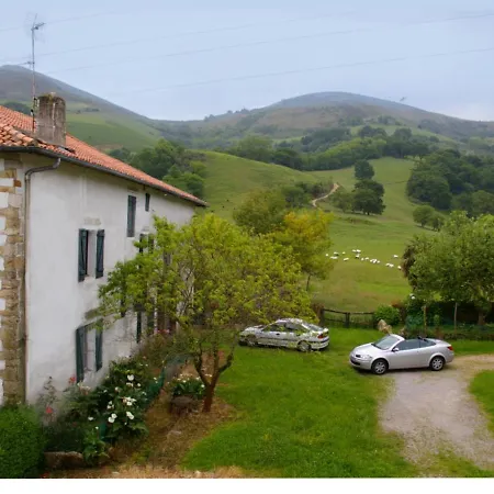 Holiday home Un Ecrin Dans La Nature