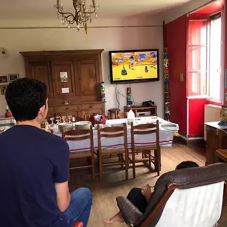 בית נופש Un Ecrin Dans La Nature אספלט